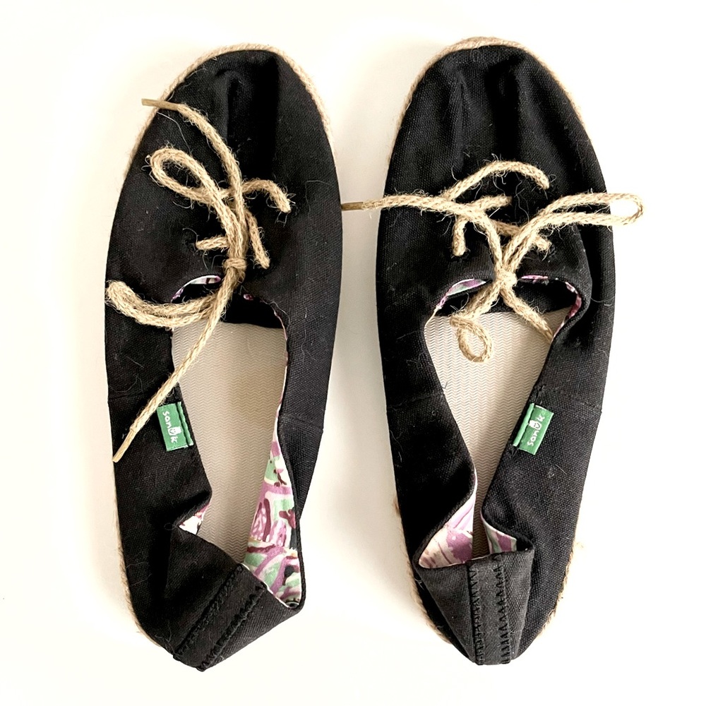 Sanuk black shoes size 7